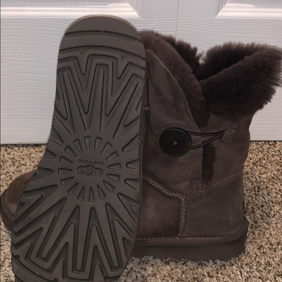 Women’s Brown Ugg Boots - Picture 3 of 3